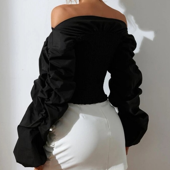NWT, Lavishly Paris Women’s Off Shoulder Ruffle Trim Black Blouse. - Picture 3 of 16